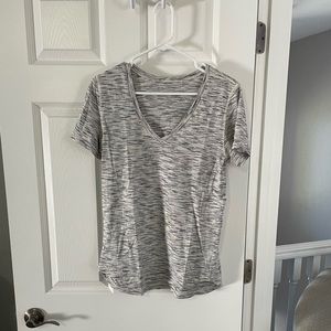 Lululemon space dye v-neck tee, size 6